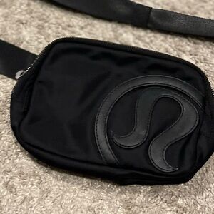 Lululemon everywhere belt bag